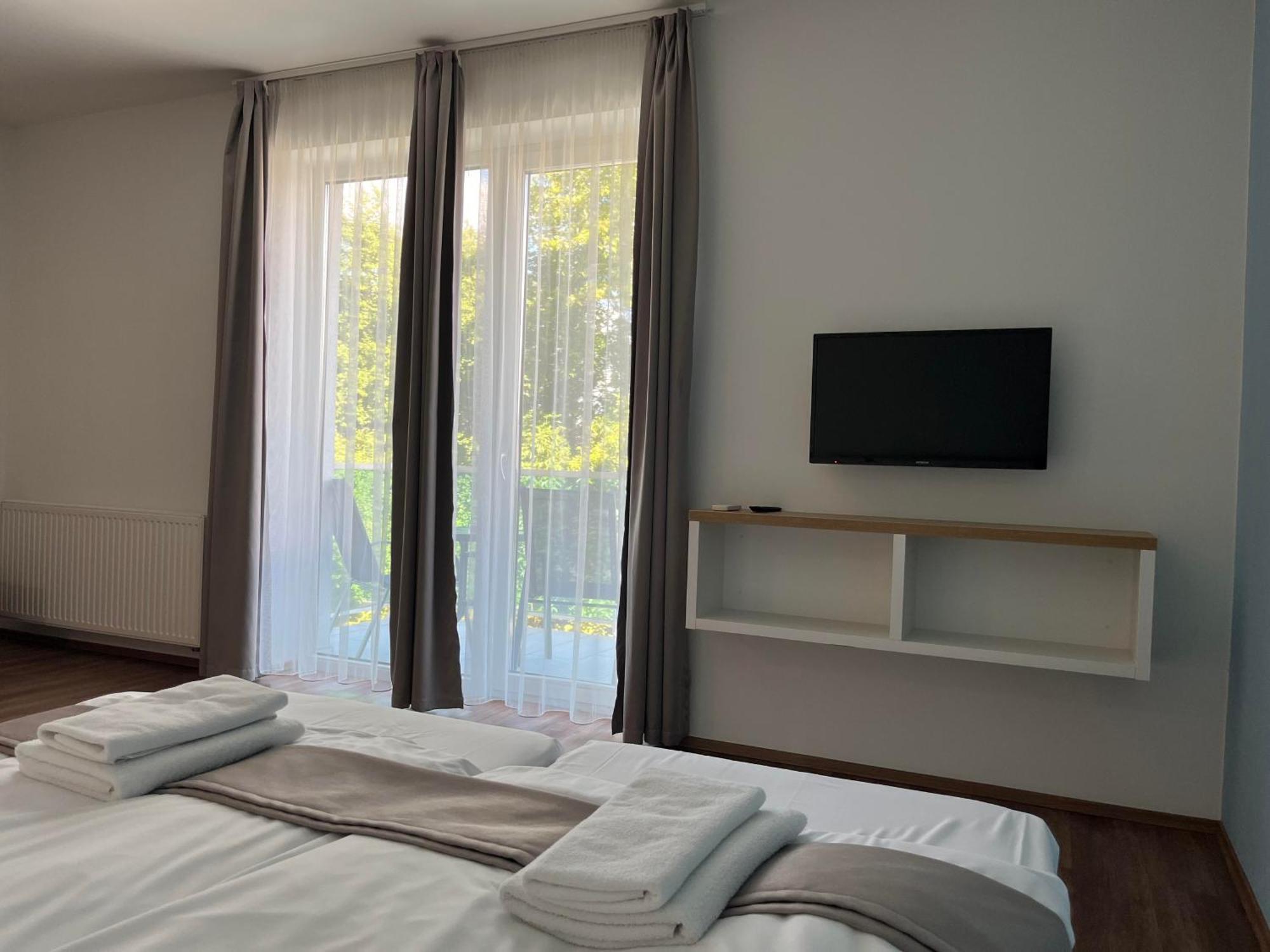 Berill Crystal Apartman Sárvár Eksteriør bilde